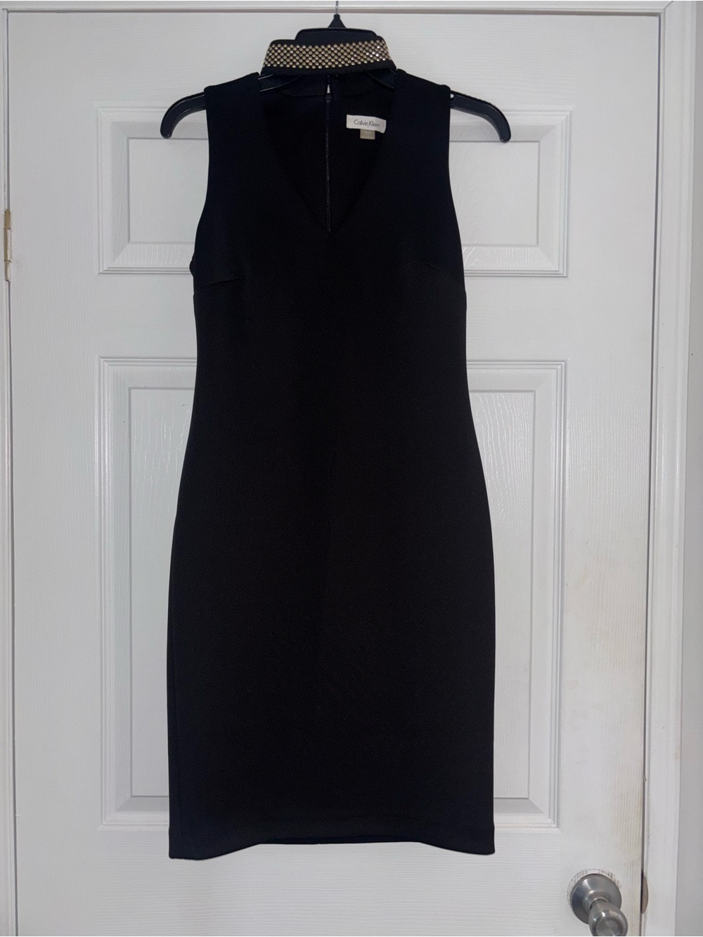 Calvin Klein Black V-Neck Sleeveless Sheath Dress scuba fabric size 2